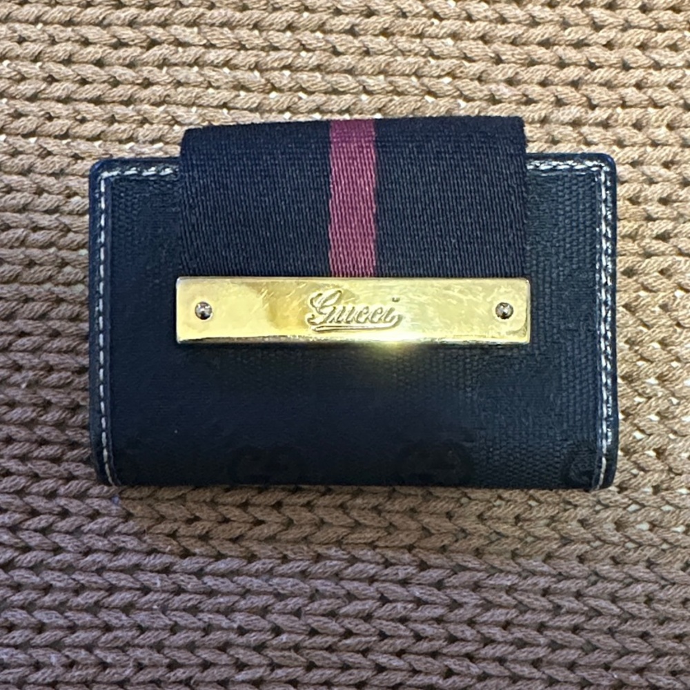Gucci KEY CASE Holder in Red and black